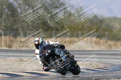 media/Dec-01-2025-Moto Forza (Mon) [[2daa91e15f]]/2-Intermediate Group/Session 3 (Turn 3)/